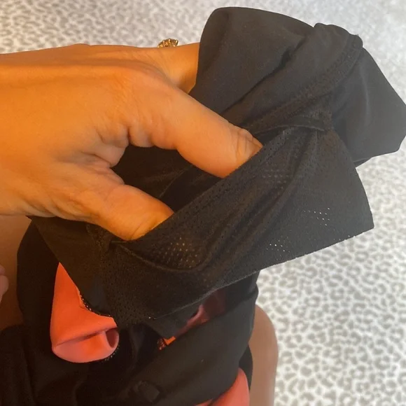 Nike High Rise Pink & black athletic shorts - Picture 4 of 4